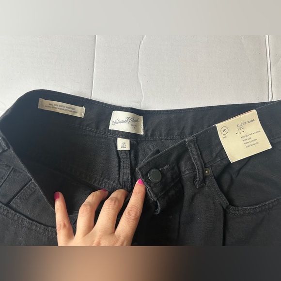 Universal Thread Women's Mid-Rise Super Wide Leg Jeans Size 10 - Picture 3 of 9